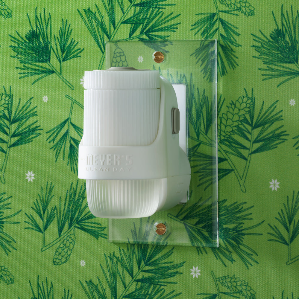 Iowa Pine Plug In Scented Oil Warmer With Refill - for Home Fragrance